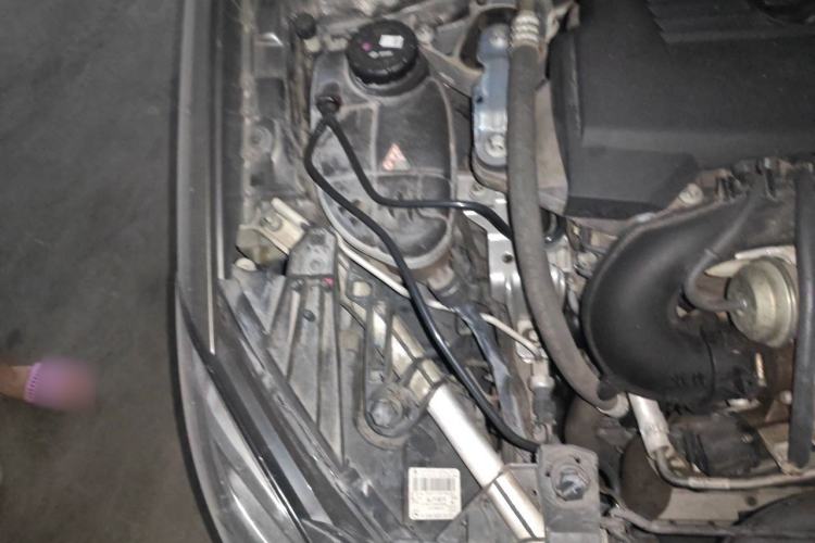 Used Mercedes-Benz B-Class 2017 B 200 Sport Edition Engine Bay Right