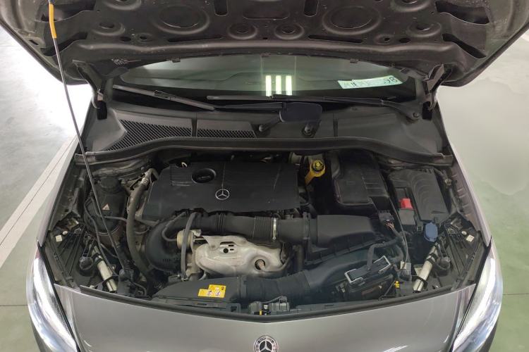 Used Mercedes-Benz B-Class 2017 B 200 Fashion Model Engine Bay