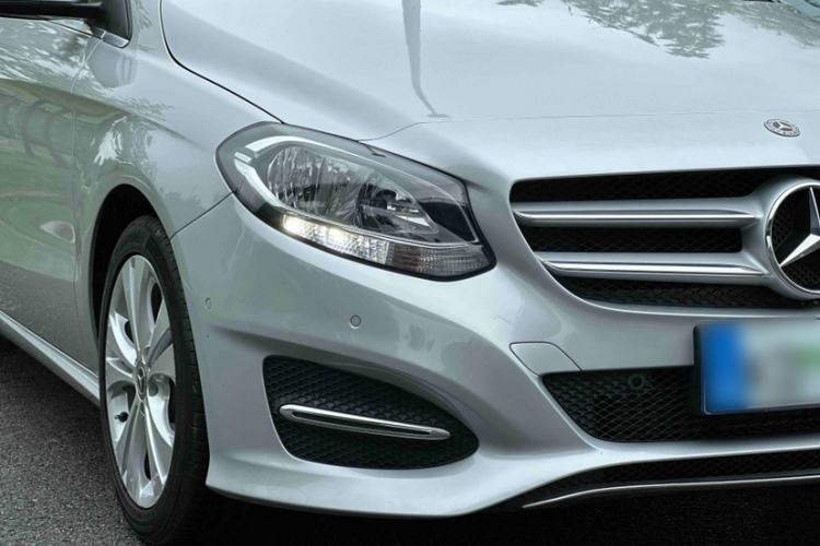 Used Mercedes-Benz B-Class 2017 B 200 Sport Edition Exterior 1