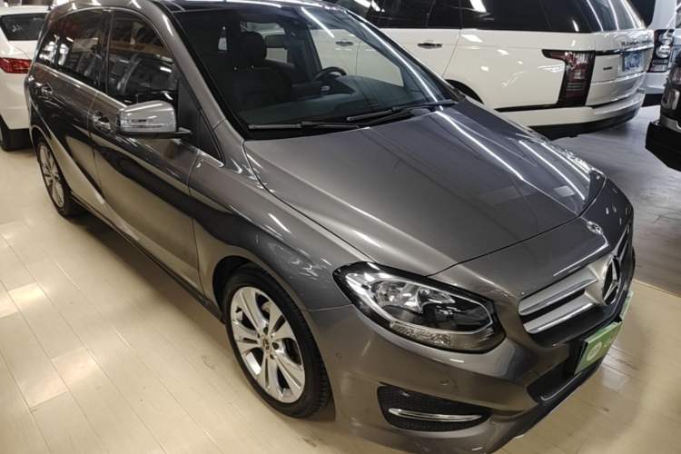 Used Mercedes-Benz B-Class 2017 B 200 Sport Edition Exterior 1