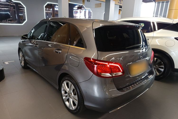 Used Mercedes-Benz B-Class 2017 B 200 Sport Edition Exterior 2