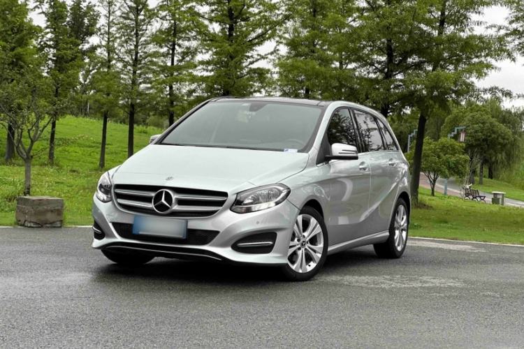 Used Mercedes-Benz B-Class 2017 B 200 Sport Edition Exterior 4