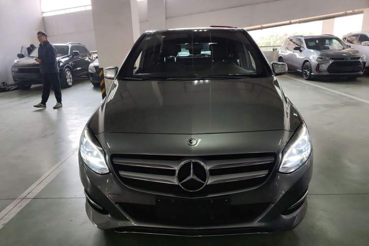 Used Mercedes-Benz B-Class 2017 B 200 Fashion Model Front