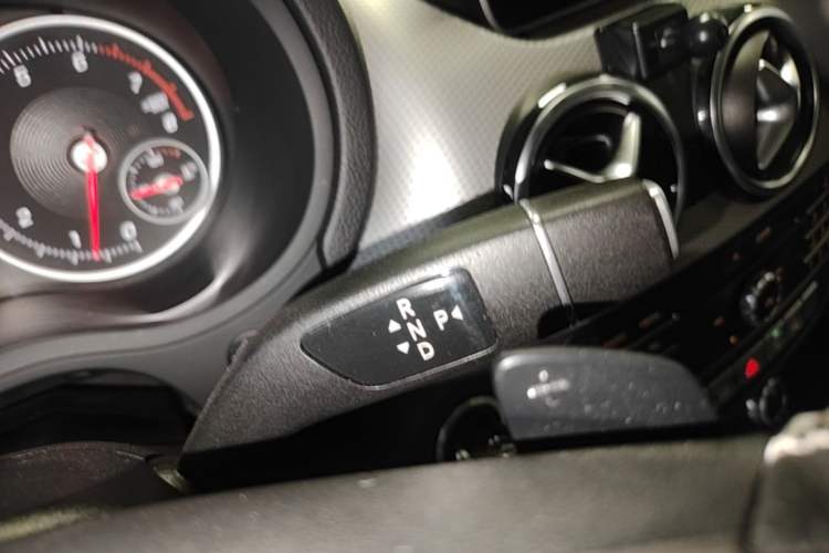 Used Mercedes-Benz B-Class 2017 B 200 Sport Edition Gear Lever