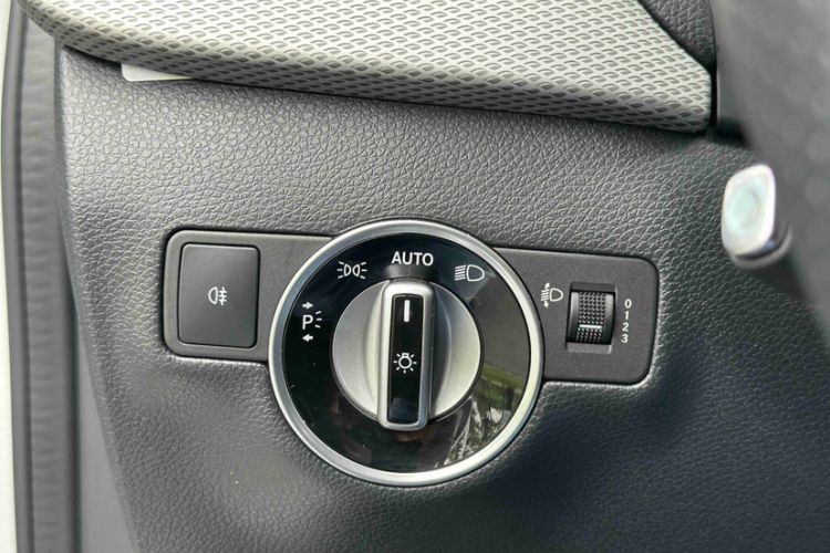 Used Mercedes-Benz B-Class 2017 B 200 Sport Edition Interior 2
