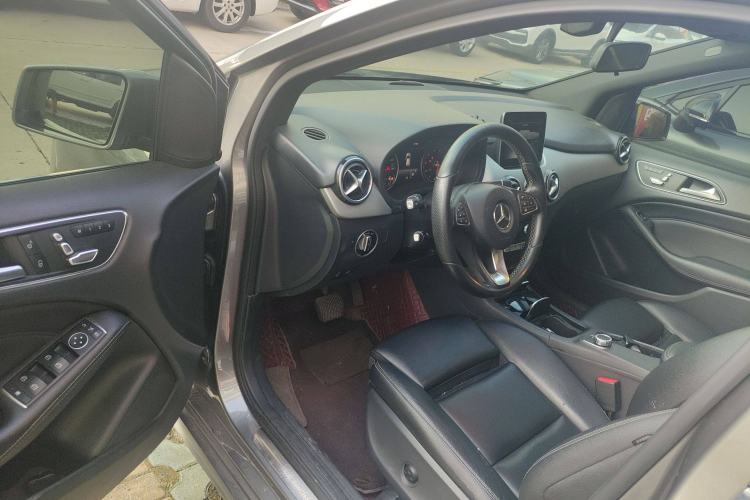 Used Mercedes-Benz B-Class 2017 B 200 Fashion Model Interior 2
