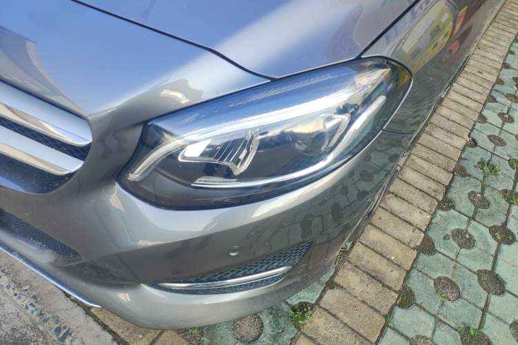 Used Mercedes-Benz B-Class 2017 B 200 Fashion Model Left Front Headlight