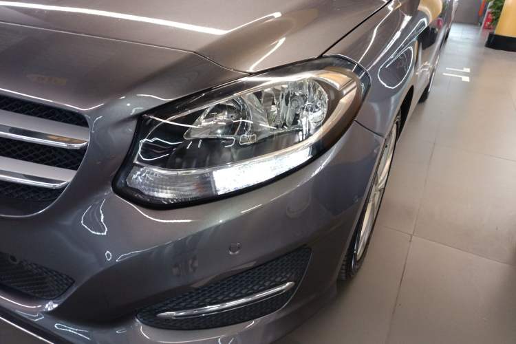 Used Mercedes-Benz B-Class 2017 B 200 Sport Edition Left Front Headlight