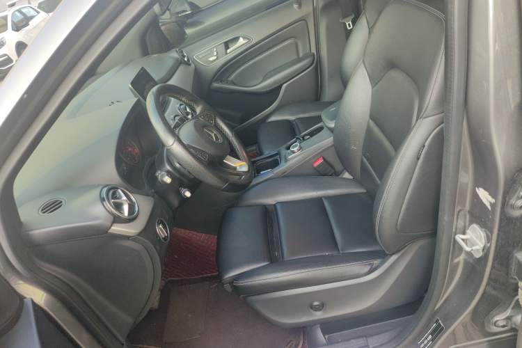 Used Mercedes-Benz B-Class 2017 B 200 Fashion Model Left Front Seat