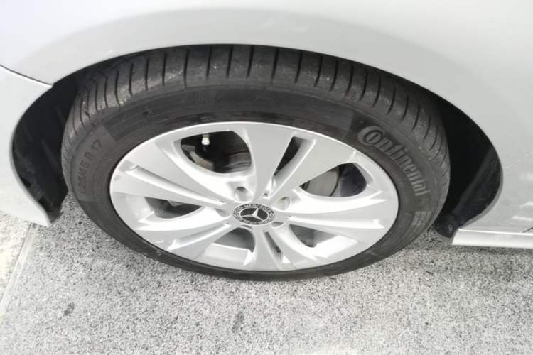 Used Mercedes-Benz B-Class 2017 B 200 Sport Edition Left Front Wheel Hub