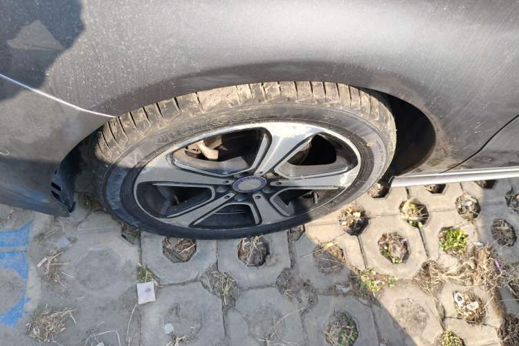 Used Mercedes-Benz B-Class 2017 B 200 Fashion Model Left Front Wheel Hub