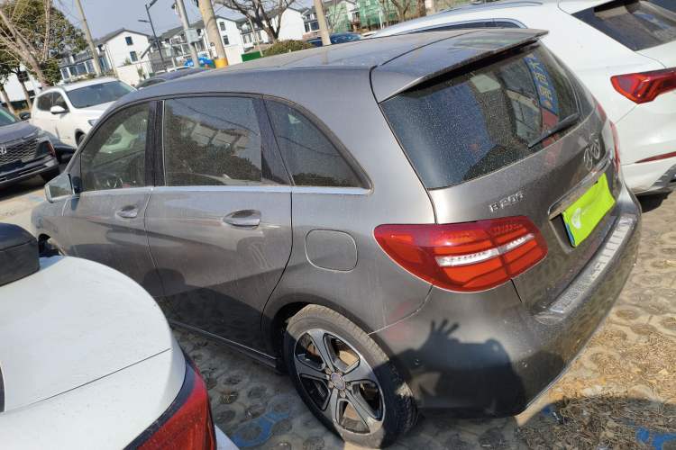 Used Mercedes-Benz B-Class 2017 B 200 Fashion Model Left Side
