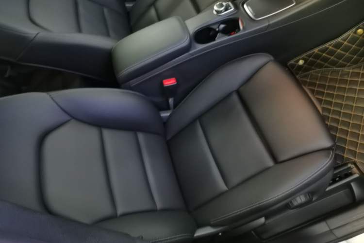 Used Mercedes-Benz B-Class 2017 B 200 Sport Edition Right Front Seat