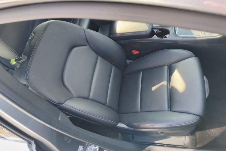 Used Mercedes-Benz B-Class 2017 B 200 Fashion Model Right Front Seat