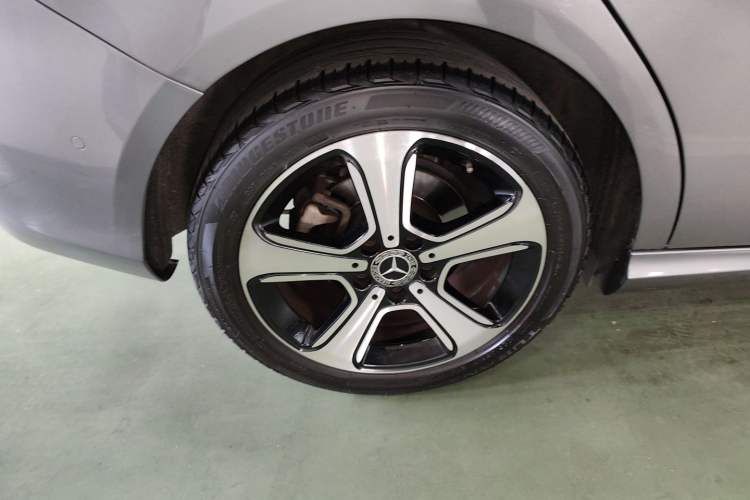 Used Mercedes-Benz B-Class 2017 B 200 Fashion Model Right Rear Wheel Hub