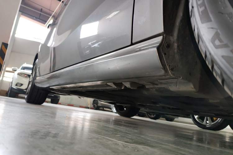 Used Mercedes-Benz B-Class 2017 B 200 Fashion Model Right Side Sill