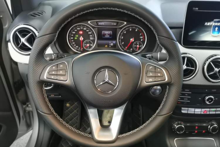Used Mercedes-Benz B-Class 2017 B 200 Sport Edition Steering Wheel