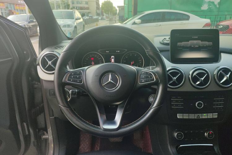 Used Mercedes-Benz B-Class 2017 B 200 Fashion Model Steering Wheel
