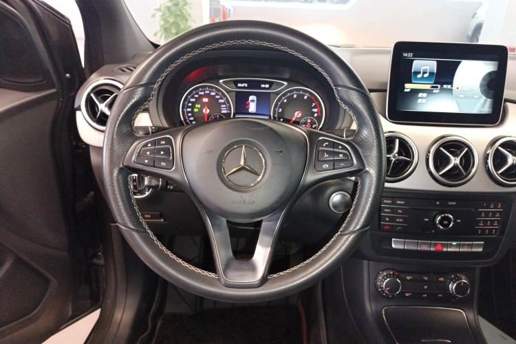 Used Mercedes-Benz B-Class 2017 B 200 Sport Edition Steering Wheel