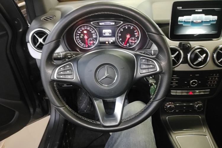 Used Mercedes-Benz B-Class 2017 B 200 Sport Edition Steering Wheel