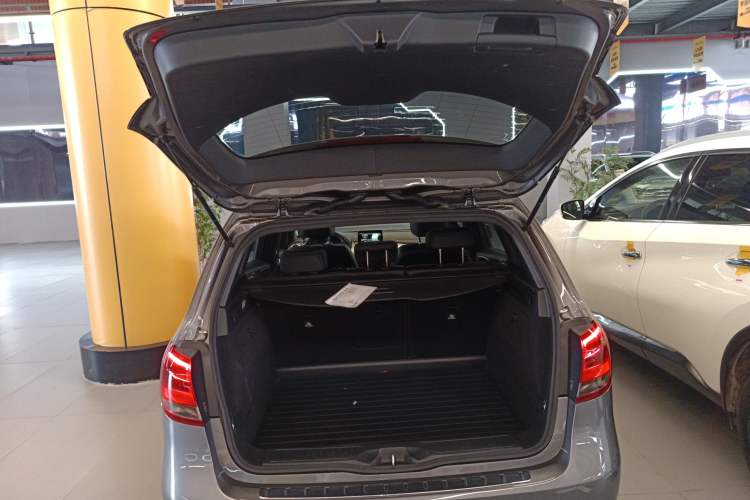 Used Mercedes-Benz B-Class 2017 B 200 Sport Edition Trunk