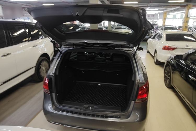 Used Mercedes-Benz B-Class 2017 B 200 Sport Edition Trunk