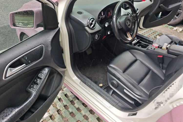 Used Mercedes-Benz B-Class 2017 B 200 Sport Edition Driver Seat