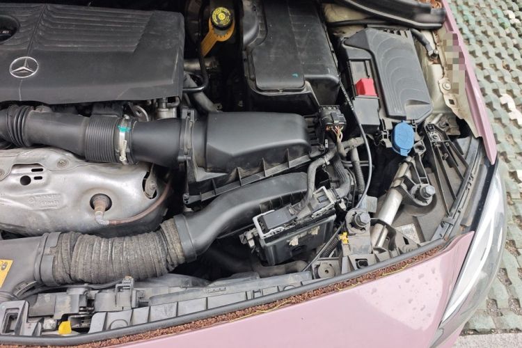 Used Mercedes-Benz B-Class 2017 B 200 Sport Edition Engine Bay Left