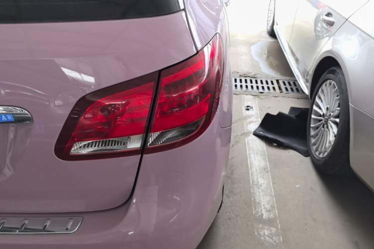 Used Mercedes-Benz B-Class 2017 B 180 Exterior 3