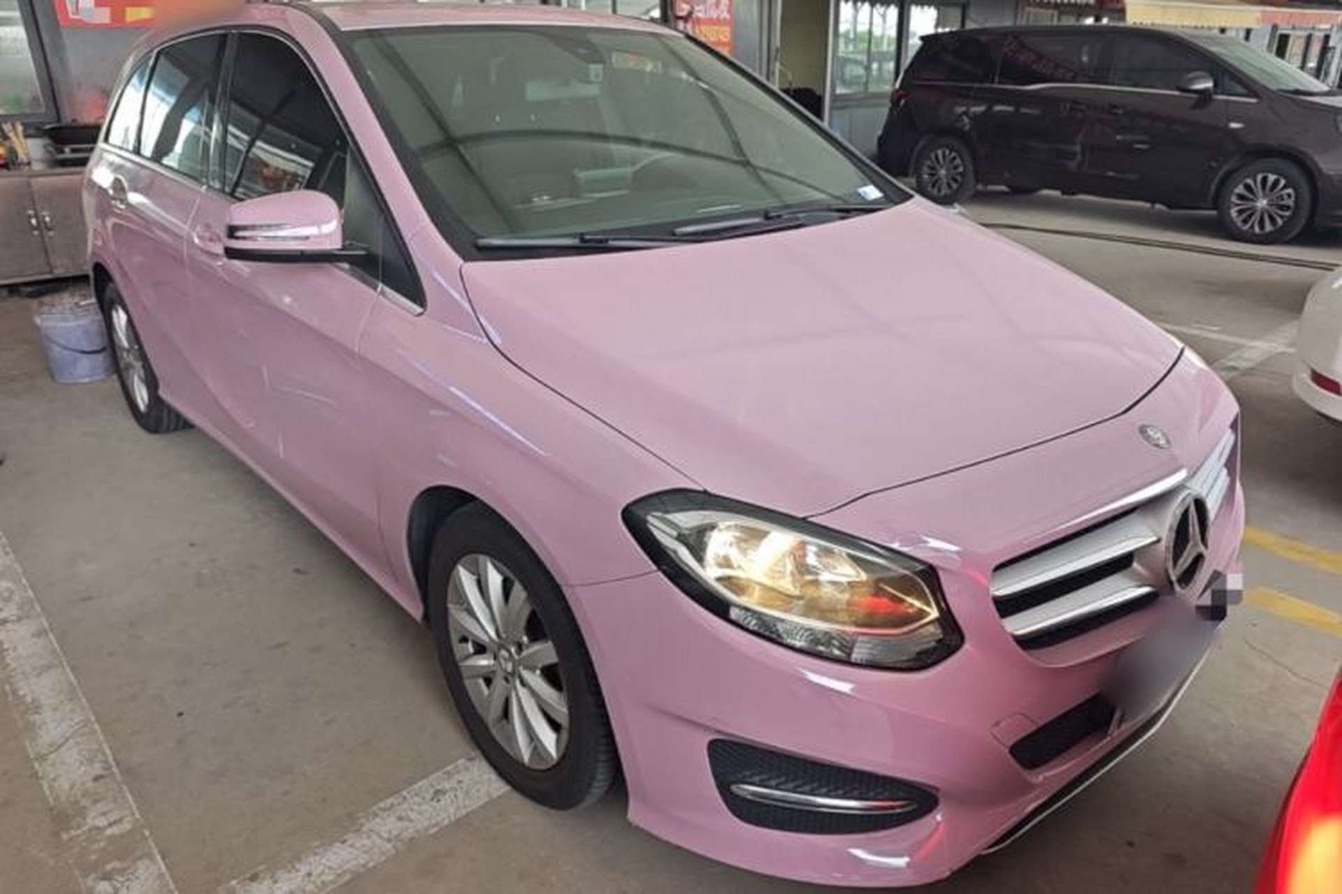 Used Mercedes-Benz B-Class 2017 B 180 Front Right 45 Deg