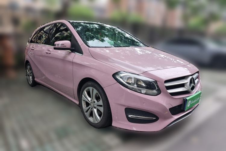 Used Mercedes-Benz B-Class 2017 B 200 Sport Edition Front Right 45 Deg