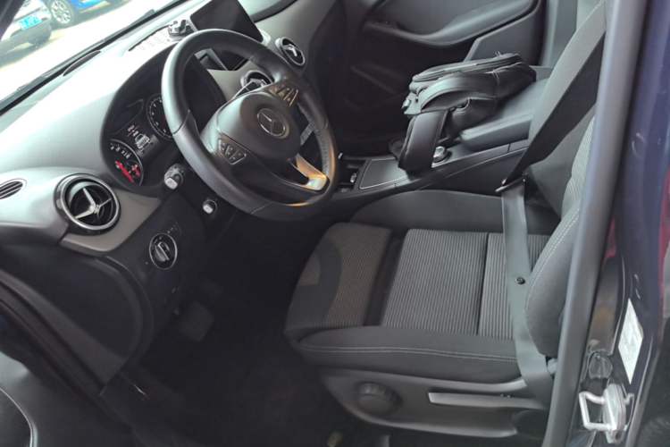 Used Mercedes-Benz B-Class 2017 B 180 Left Front Seat