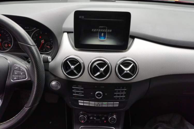 Used Mercedes-Benz B-Class 2017 B 200 Fashion Model Audio And AC Panel