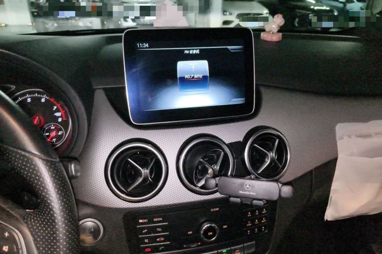 Used Mercedes-Benz B-Class 2017 B 200 Fashion Model Audio And AC Panel