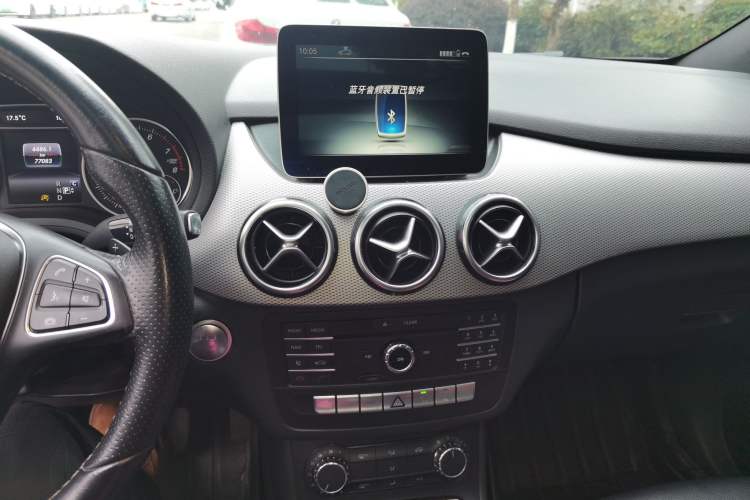 Used Mercedes-Benz B-Class 2017 B 200 Sport Edition Audio And AC Panel