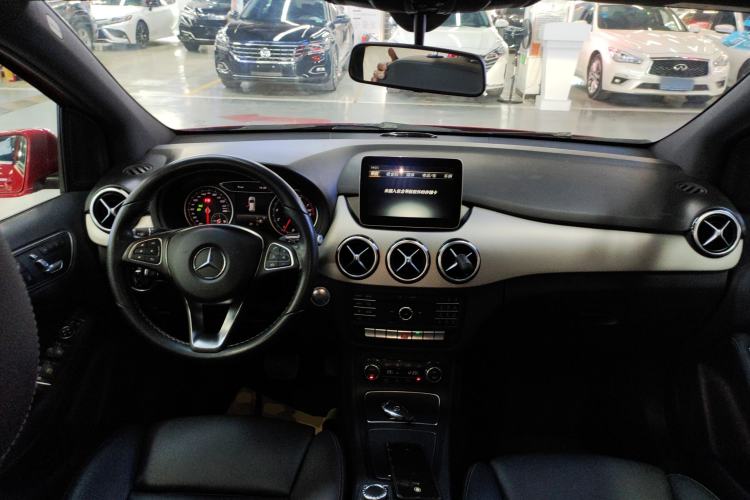 Used Mercedes-Benz B-Class 2017 B 200 Fashion Model Center Console