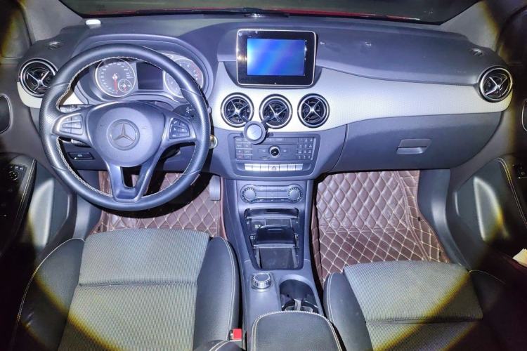 Used Mercedes-Benz B-Class 2017 B 200 Sport Edition Center Console