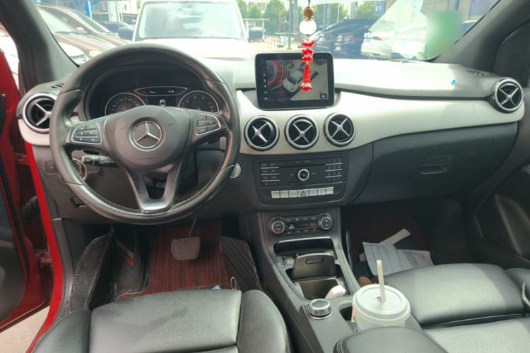 Used Mercedes-Benz B-Class 2017 B 200 Fashion Model Center Console