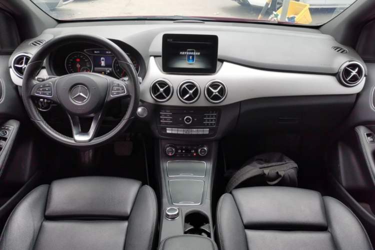 Used Mercedes-Benz B-Class 2017 B 200 Fashion Model Center Console