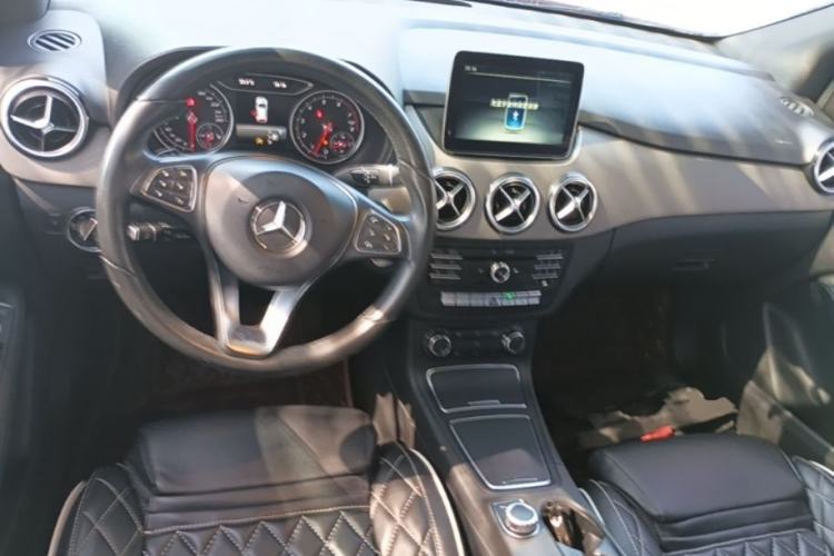 Used Mercedes-Benz B-Class 2017 B 180 Center Console