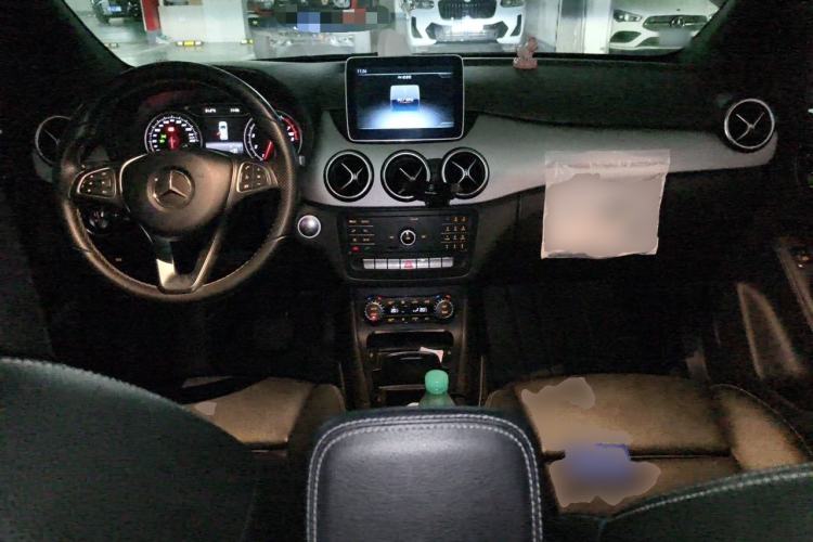 Used Mercedes-Benz B-Class 2017 B 200 Fashion Model Center Console