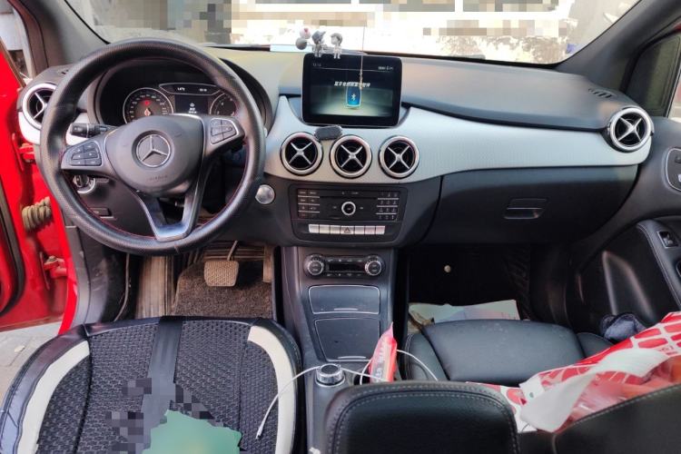 Used Mercedes-Benz B-Class 2017 B 200 Fashion Model Center Console