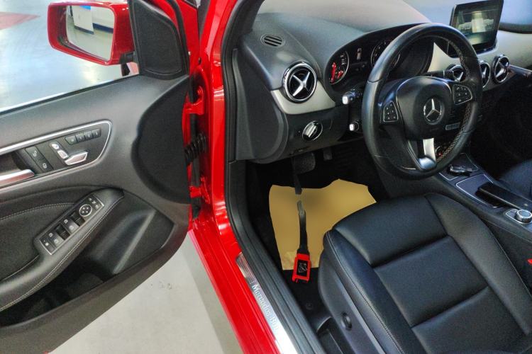 Used Mercedes-Benz B-Class 2017 B 200 Fashion Model Driver Seat