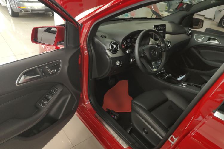 Used Mercedes-Benz B-Class 2017 B 200 Fashion Model Driver Seat