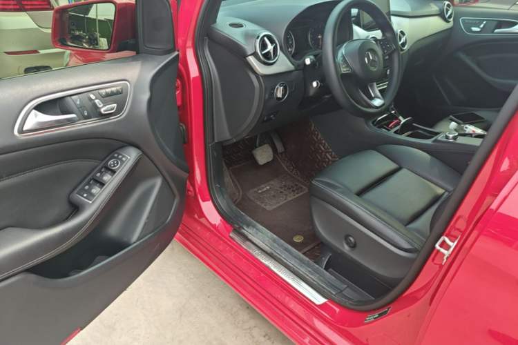 Used Mercedes-Benz B-Class 2017 B 200 Fashion Model Driver Seat