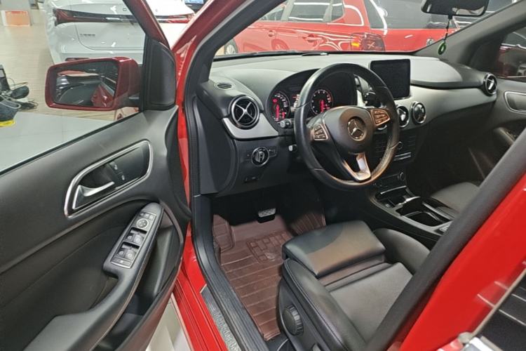 Used Mercedes-Benz B-Class 2017 B 200 Sport Edition Driver Seat