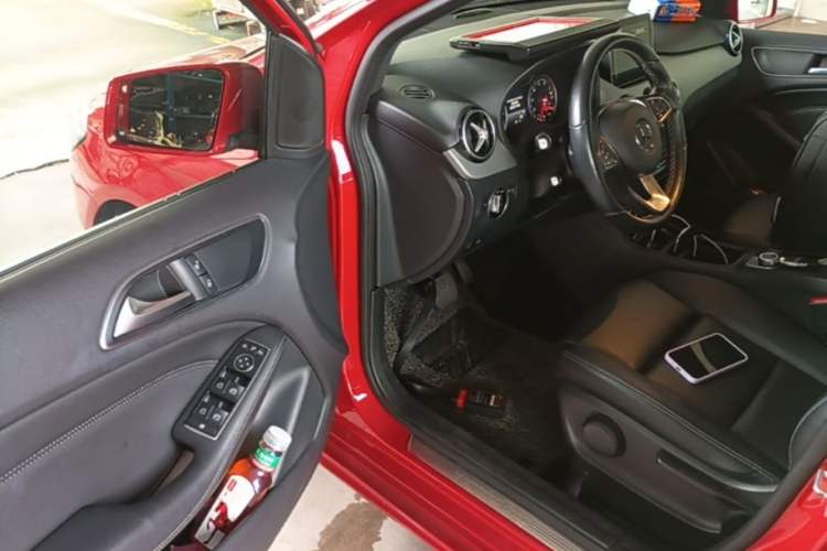 Used Mercedes-Benz B-Class 2017 B 200 Sport Edition Driver Seat