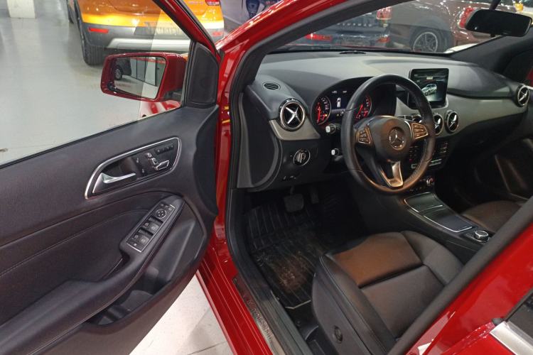 Used Mercedes-Benz B-Class 2017 B 200 Fashion Model Driver Seat