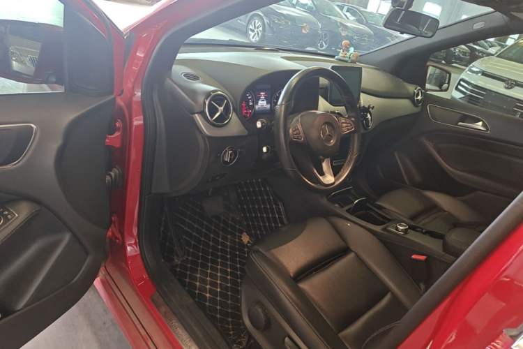 Used Mercedes-Benz B-Class 2017 B 200 Sport Edition Driver Seat