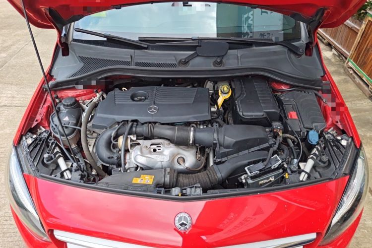 Used Mercedes-Benz B-Class 2017 B 200 Fashion Model Engine Bay
